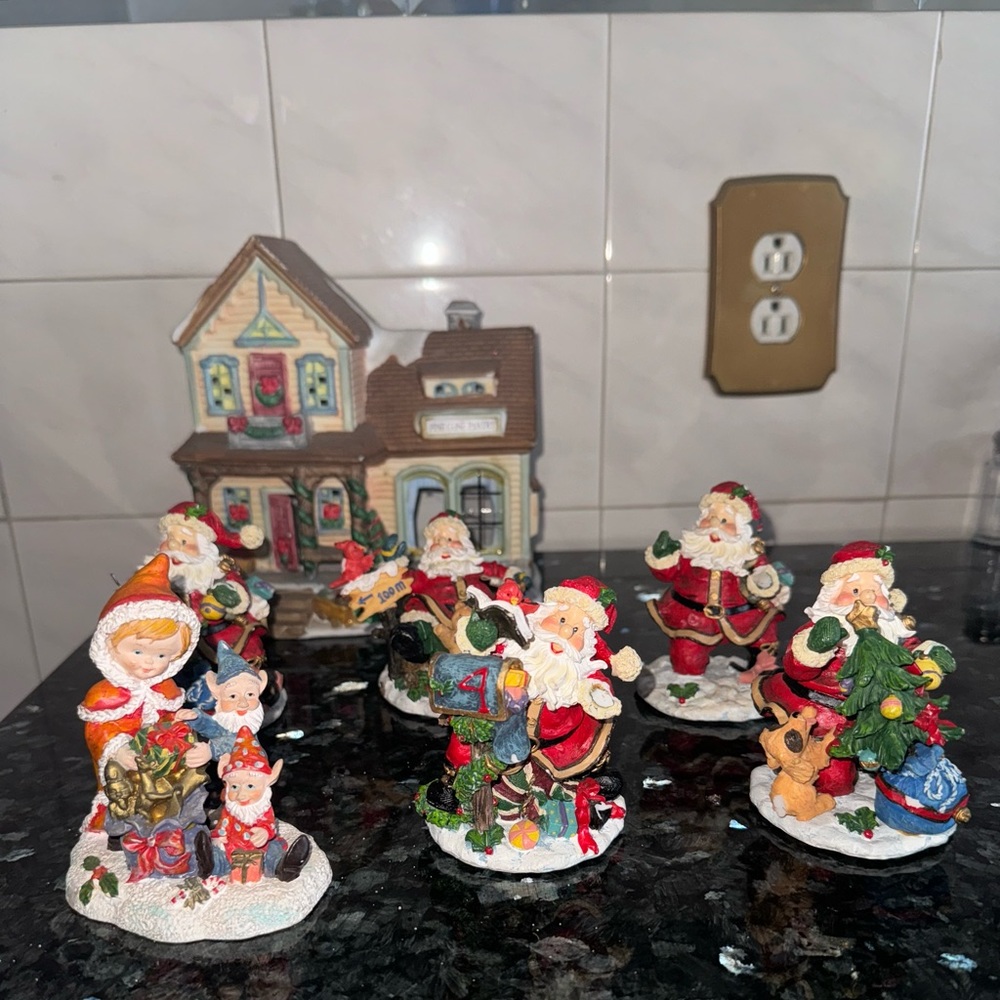 Christmas Village Lighted House With Six Figuerines